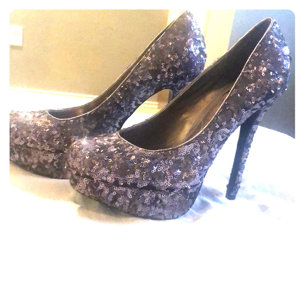 Pewter sequenced heels
